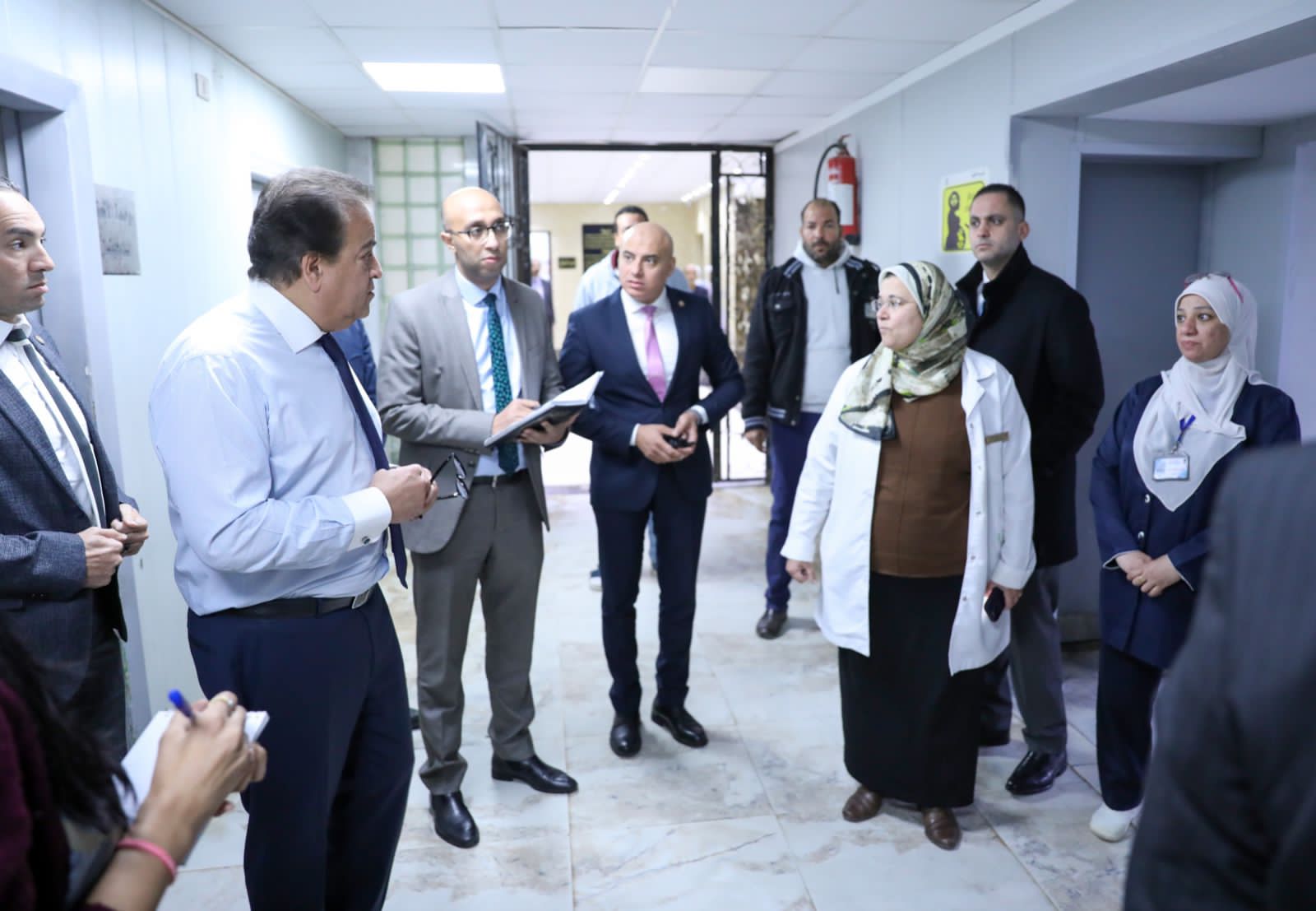 وزير الصحة ينتقد ضعف معدلات تردد المرضى على مستشفى مبرة المعادي وإغلاق العيادات المسائية قبل مواعيد انتهاء العمل

