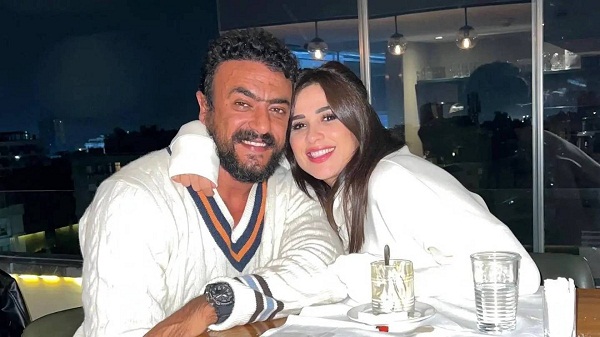 ياسمين عبد العزيز تهنئ أحمد العوضي بفيلمه 