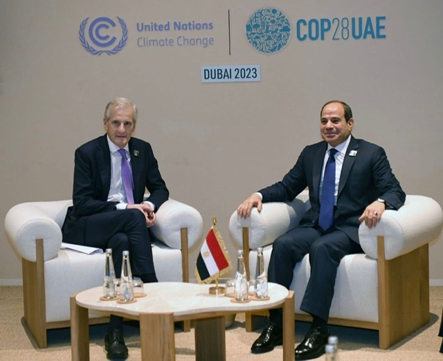 السيسي يبحث مع  