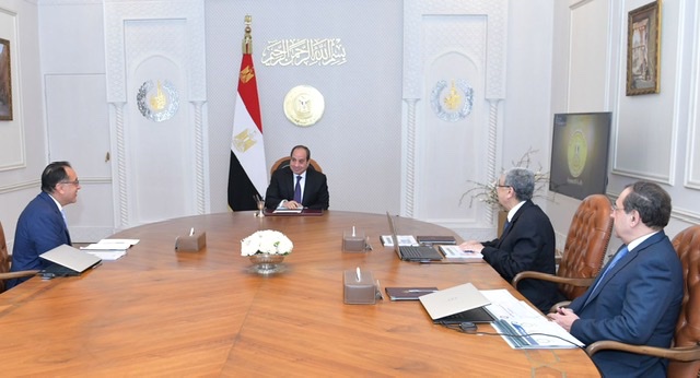السيسي يوجه ببدء تنفيذ مشروعات خفض تكلفة إنتاج الهيدروجين