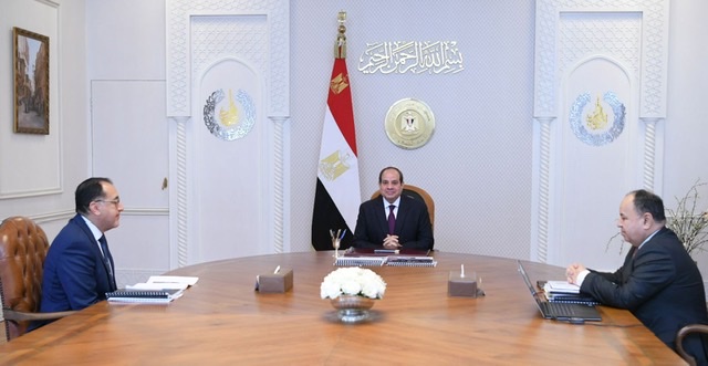 السيسي يوجه بتطوير الأداء ورفع كفاءة تنفيذ المشروعات لتحسين مؤشرات الموازنة العامة