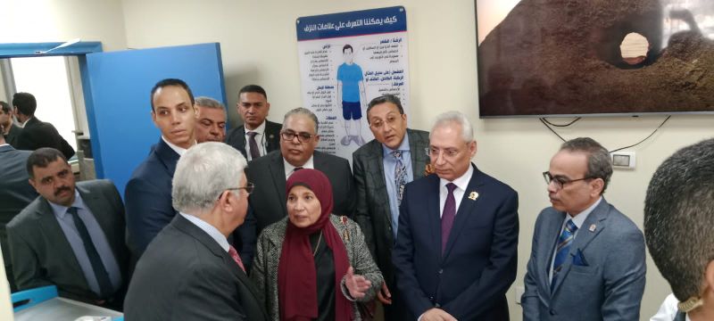 وزير التعليم العالى يفتتح مستشفى طب وجراحة الاطفال بجامعة المنيا