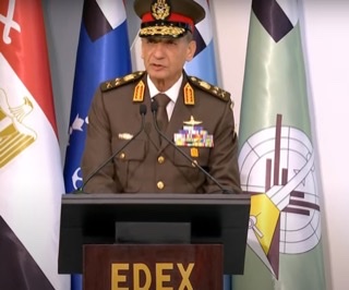 وزير الدفاع : القوات المسلحة ستظل حارسا وحاميا لهذا الوطن محافظة على أمنه واستقراره