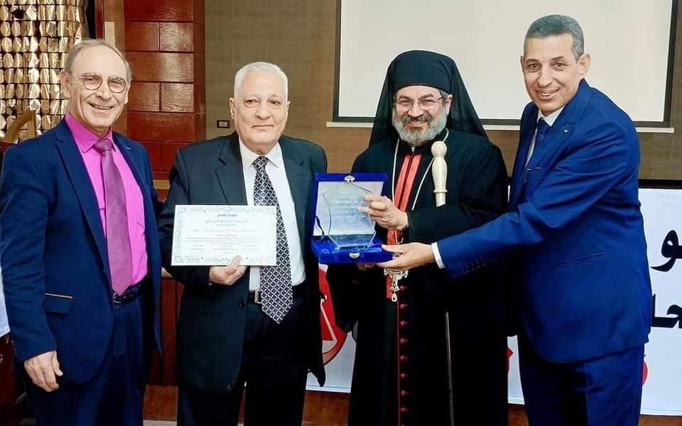 مطران سوهاج للكاثوليك يلتقي أعضاء رابطة المحامين 