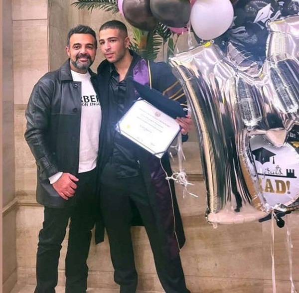 عمرو محمود ياسين يحتفل بتخرج ابنه