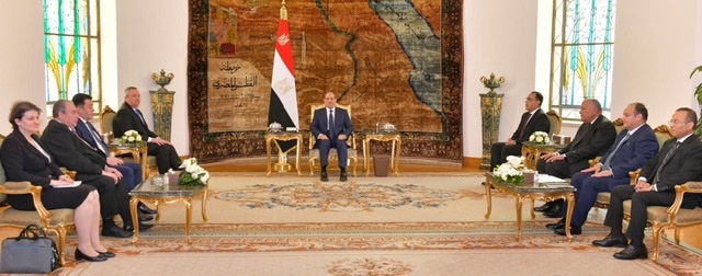السيسي ورئيس وزراء رومانيا يتفقان على عقد الدورة القادمة للجنة المشتركة بين البلدين في أقرب وقت