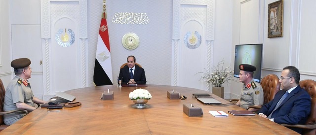 السيسي يوجه بتحقيق الاستغلال الأمثل للأراضي الواقعة على جانبي المحاور والطرق 