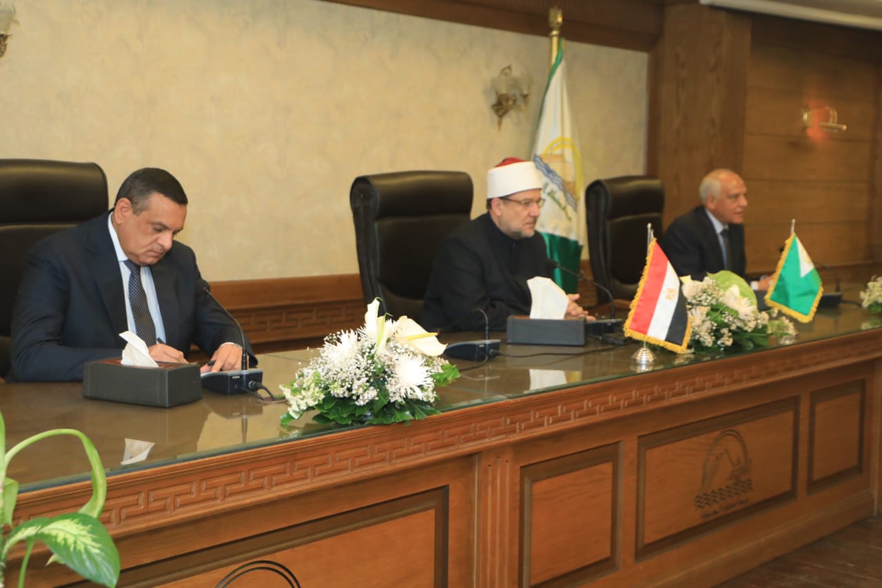 وزراء الاوقاف والتنمية المحلية ومحافظ الجيزة يلتقون قيادات الدعوة بالمحافظة