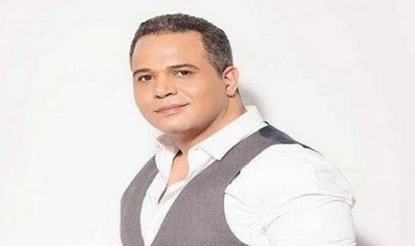 نجوم الفن ينعون الفنان مصطفى درويش