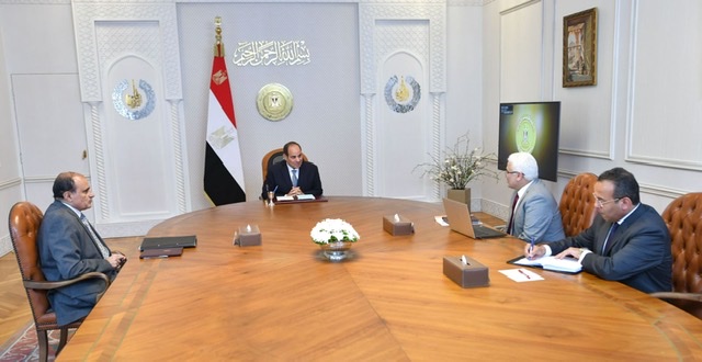 السيسي يوجه بإعداد حزمة من الحوافز والإعفاءات والتسهيلات لتشجيع تجارة الترانزيت وعمليات التصنيع والتصدير
