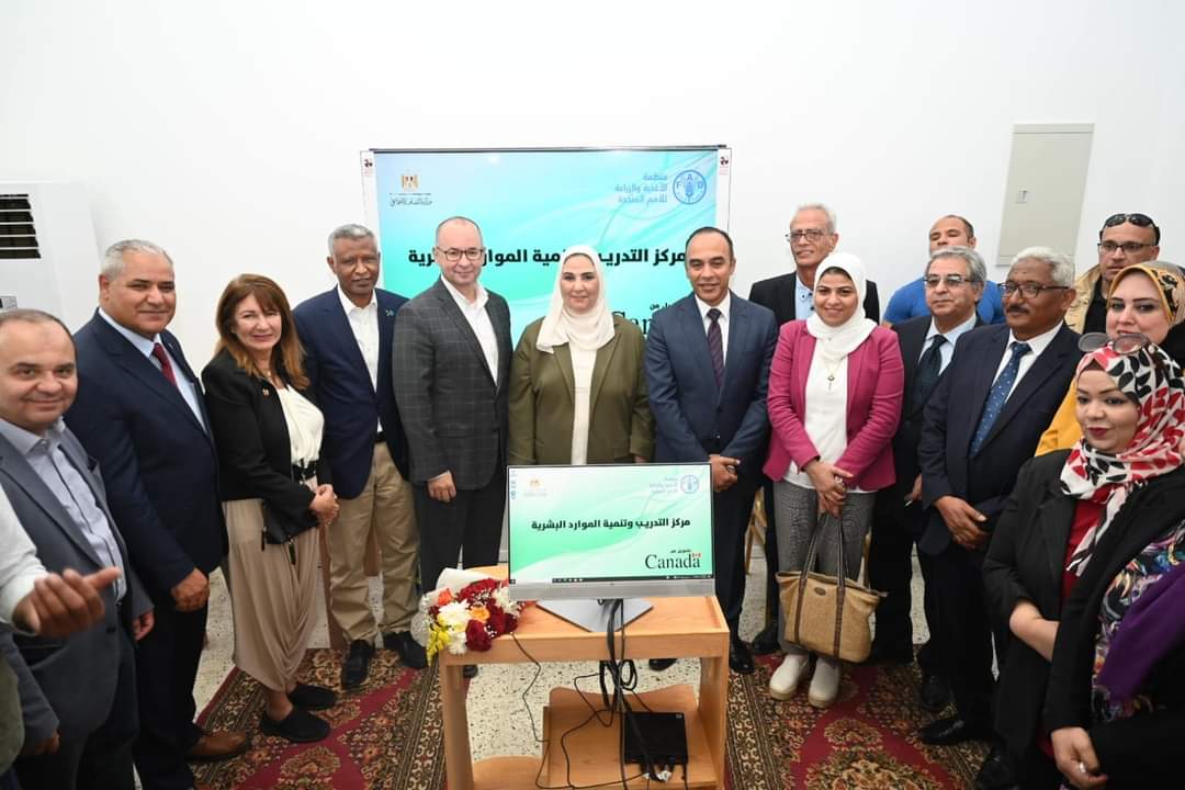 وزيرة التضامن الاجتماعي تفتتح مركز التدريب وتنمية الموارد البشرية بمقر مديرية التضامن الاجتماعي بالمنيا الجديدة