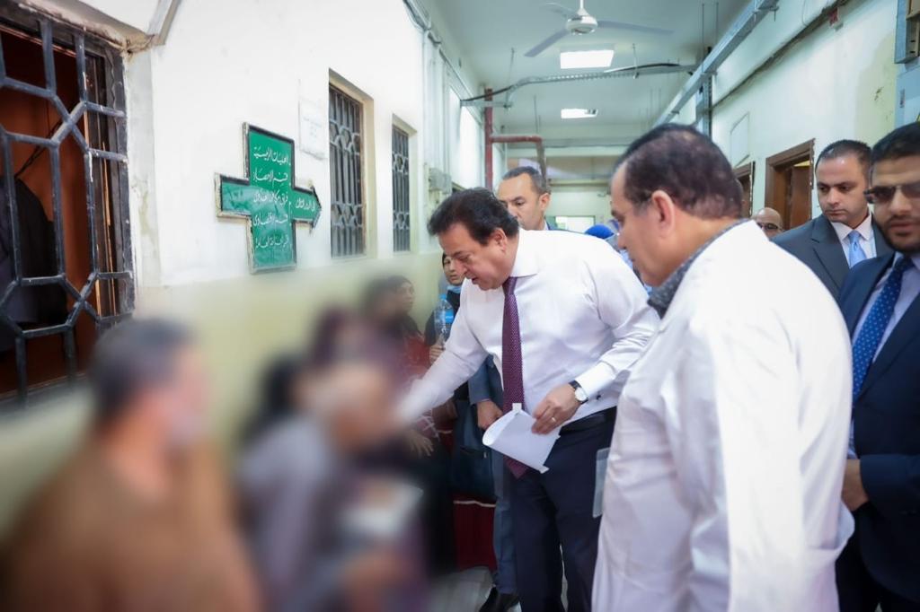 بمبدأ الثواب والعقاب.. وزير الصحة يوجه بفتح تحقيق مع المسؤولين بمستشفى حلوان ويشيد بالتزام العاملين وانتظام سير العمل ب ١٥ مايو
