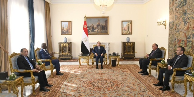 السيسي يتلقي رسالة من نظيره الموريتاني تؤكد الحرص على تعزيز العلاقات الثنائية بين البلدين