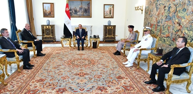 السيسي يبحث مع وزير الدفاع الإيطالي سبل تعزيز التعاون العسكري