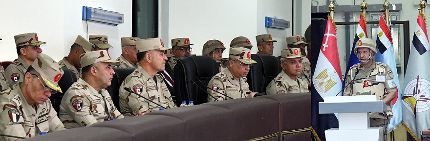 رئيس الأركان يشهد إحدى مراحل مشروع مراكز القيادة الإستراتيجى التعبوى التخصصى لإدارة الإشارة 