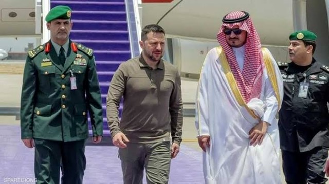 السفارة الروسية في مصر تنتقد مشاركة زيلينسكي في القمة العربية بجدة