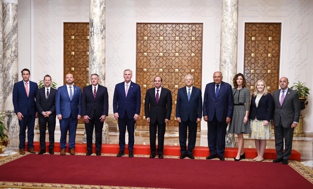 الرئيس السيسي يستقبل وفداً رفيع المستوى من مجلس النواب الأمريكي