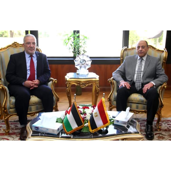 وزير الطيران يبحث مع وزير النقل الفلسطيني الاستعدادات اللازمة لنقل الحجاج الفلسطينيين

