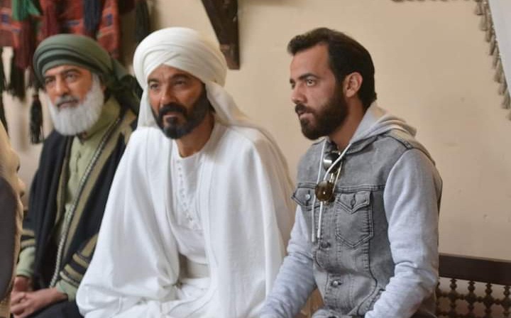 حاتم الأطير بعد مشاهده في الإمام الشافعي: علاقة الوسط الفني ببعضه أكثر إنسانية من الوسط الشعري 


