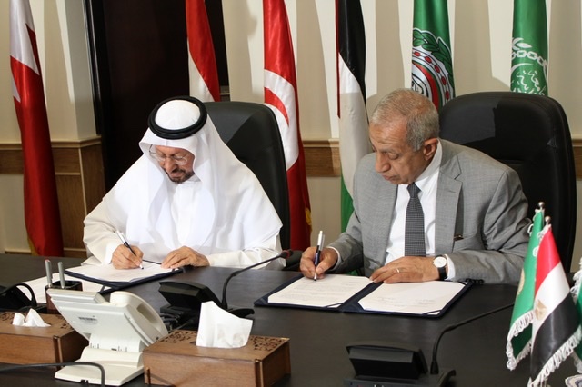 تعاون علمي بين الأكاديمية العربية للتكنولوجيا ومركز العلوم العربي للخدمات الجامعية بالإمارات