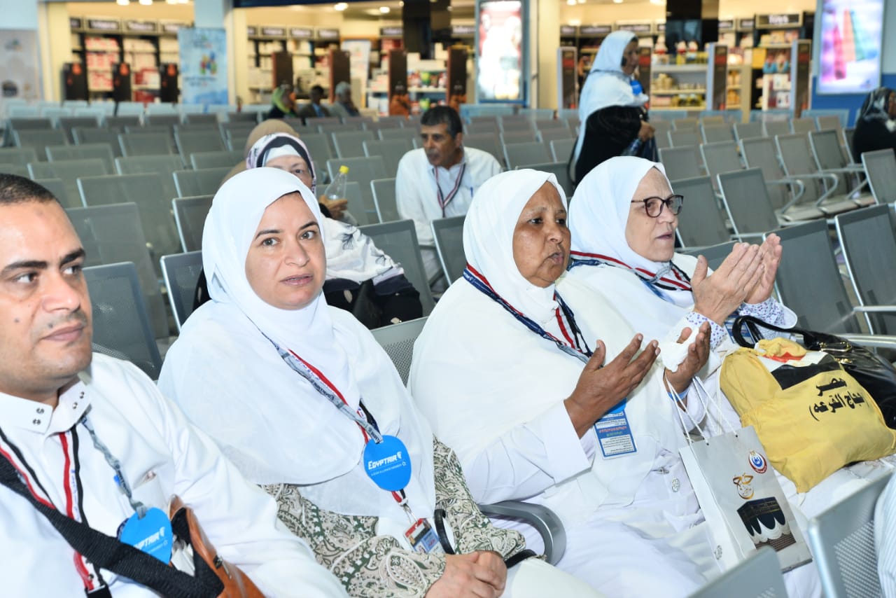 مصر للطيران تسير 17 رحلة جوية إلي الأراضي المقدسة

