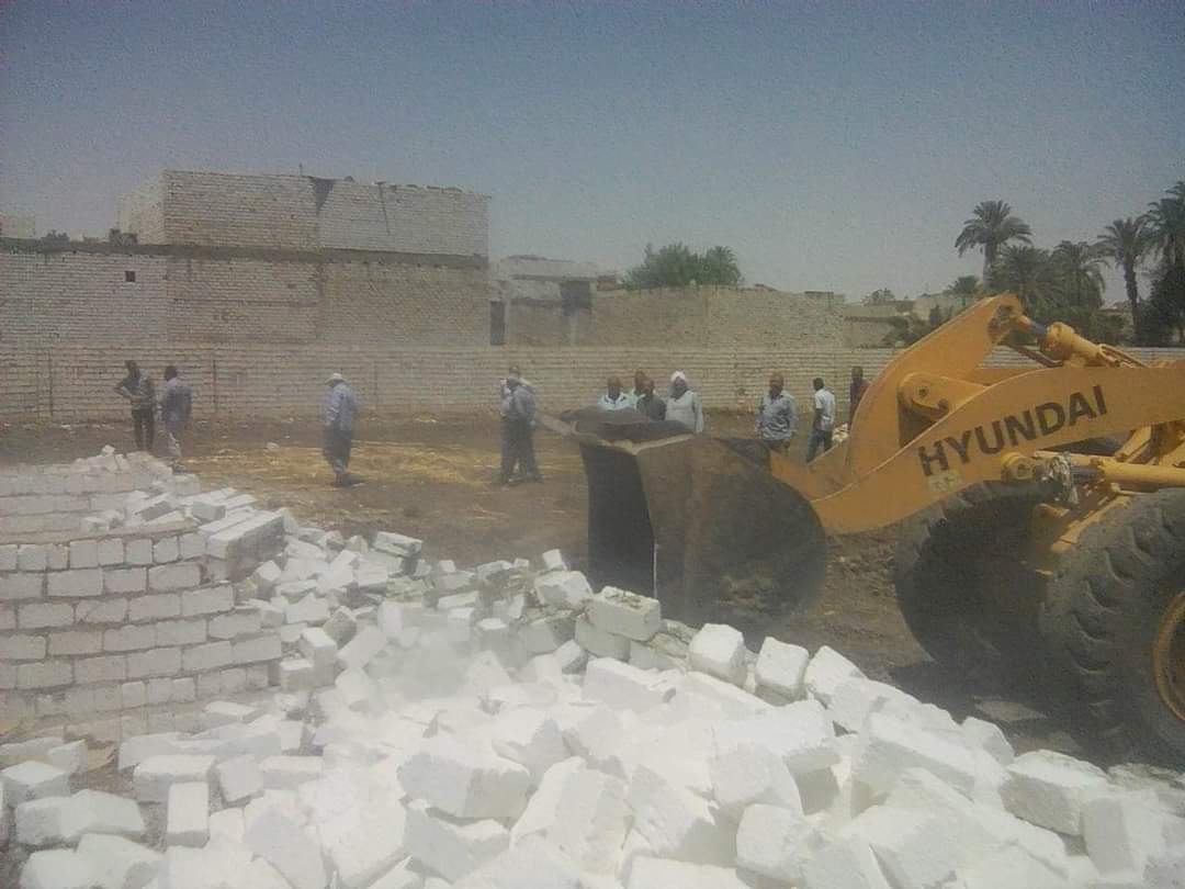 إزالة 20 حالة تعد بالبناء المخالف على الأرض الزراعية فى 3 مراكز بالمنيا