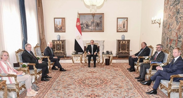السيسي يؤكد لـ بوريل  أهمية دور الاتحاد الأوروبي كونه الشريك التجاري الأول لمصر
