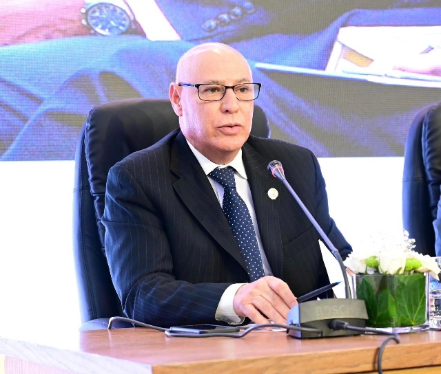 السفير أحمد خطابي يؤكد أهمية إدراج التربية الإعلامية في المقررات التعليمية لتنمية الحس النقدي