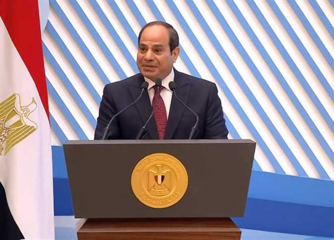 الرئيس السيسي يهنئ العاملين بالدولة بمناسبة اليوم العالمي للخدمة العامة

