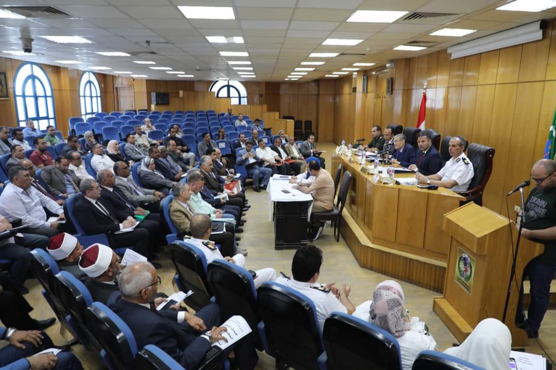 خلال اجتماع المجلس التنفيذي للمحافظة تخصيص 202 ساحة أمام المصلين لأداء صلاة العيد