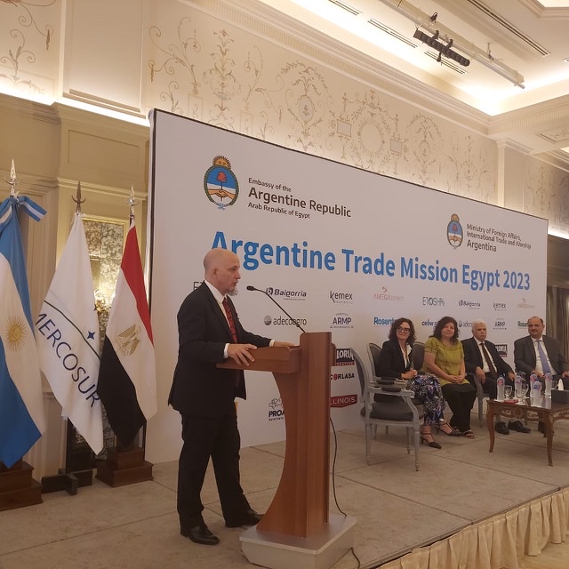 سفير الأرجنتين لدي مصر : هناك شراكة تجارية بين البلدين تقدر بـ 200 مليون دولار سنوياً 
