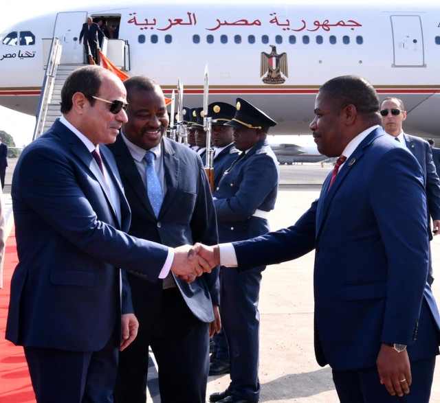 السيسي: هناك آفاق واسعة لتطوير مستوى التعاون الاقتصادي بين مصر وموزمبيق