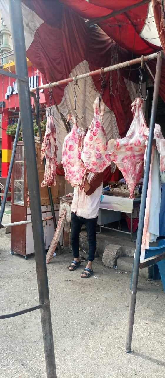 استمرار منافذ بيع لحوم بلدية وسلع غذائية بأسعار مخفضة للمواطنين بمراكز المنيا