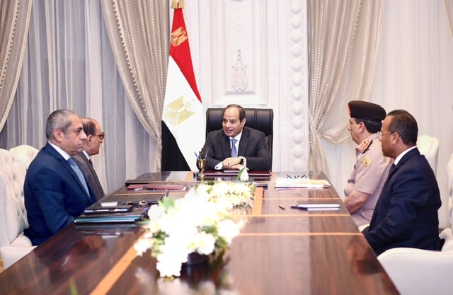 السيسي يوجه بالالتزام بأعلى معايير التكنولوجيا في مختلف الأعمال والمشروعات بالعاصمة الإدارية 