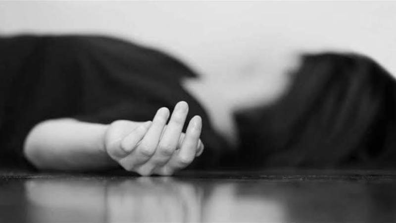 ماذا تقول التحريات فى واقعة انتحار فتاة قنا شنقا بحبل غسيل 

