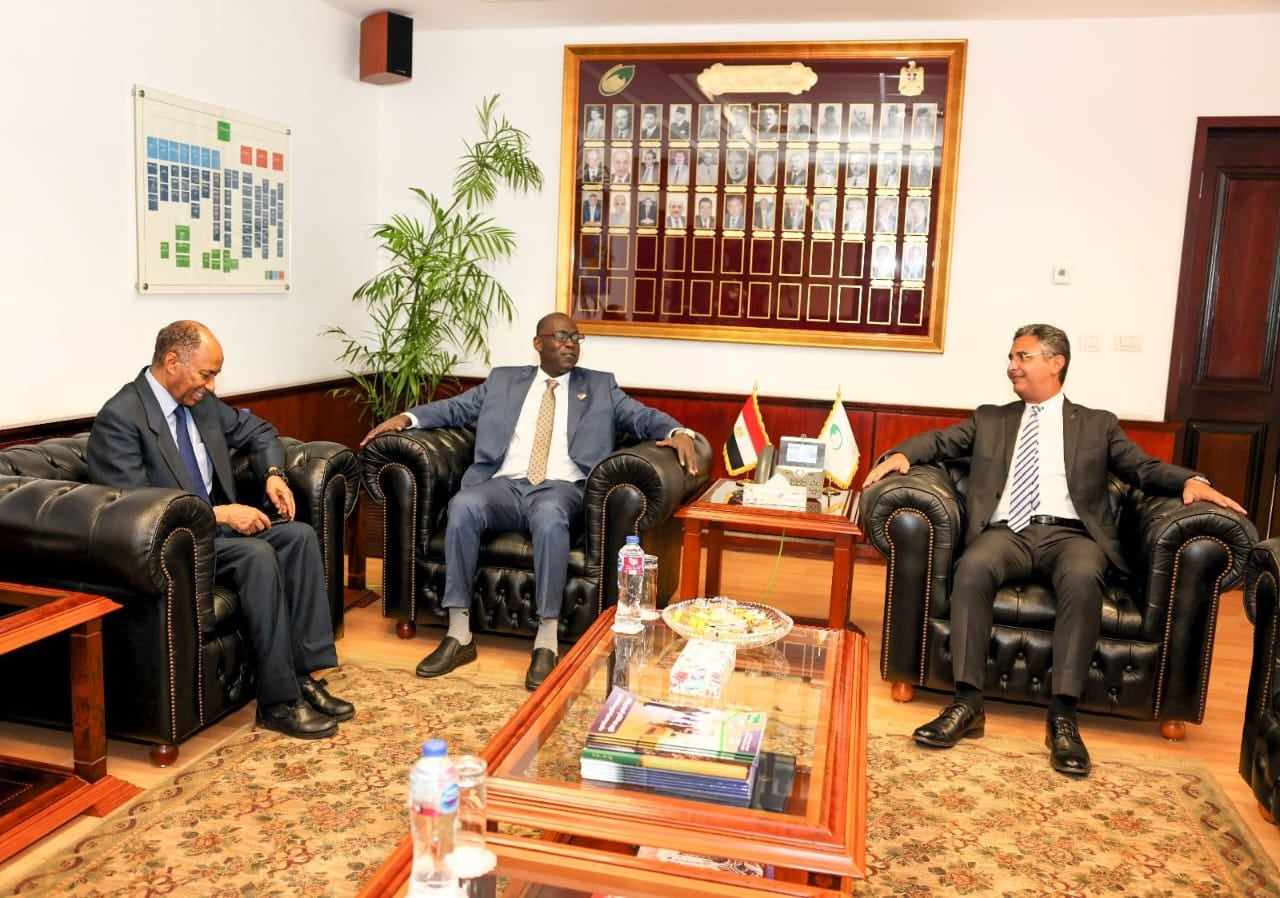 رئيسا البريدين المصري والسودانى يبحثان سبل التعاون المشترك

