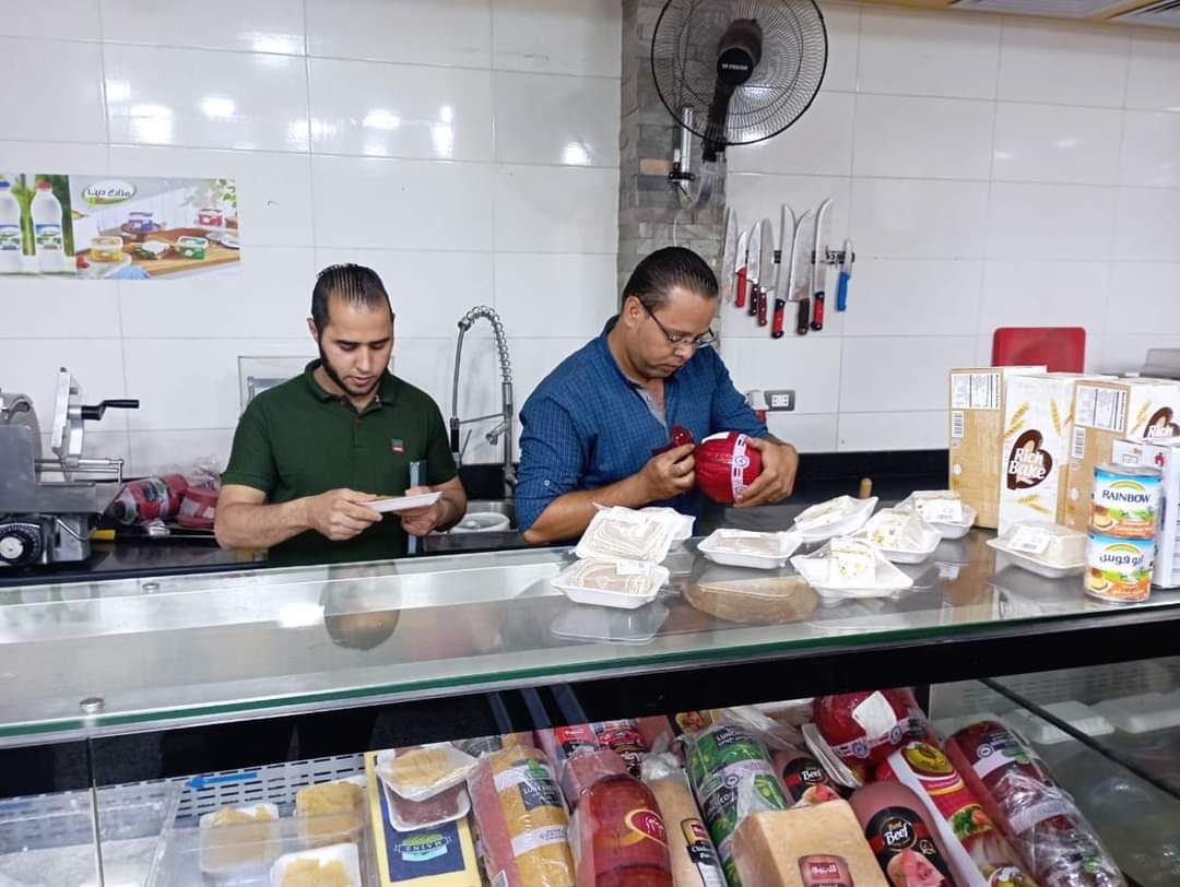 ضبط 380 مخالفة صحية خلال حملات رقابية على المنشآت الغذائية بالمنيا
