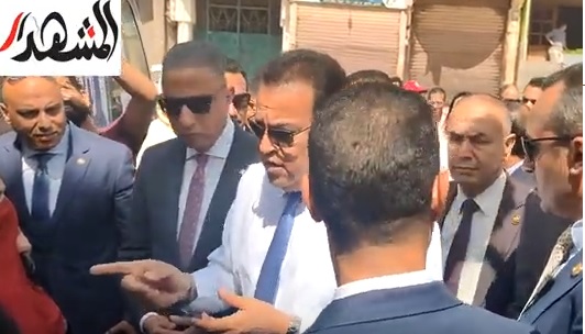  فيديو.. وزير الصحة يعد سيدة في الفيوم بمتابعة حالتها هاتفيا 
