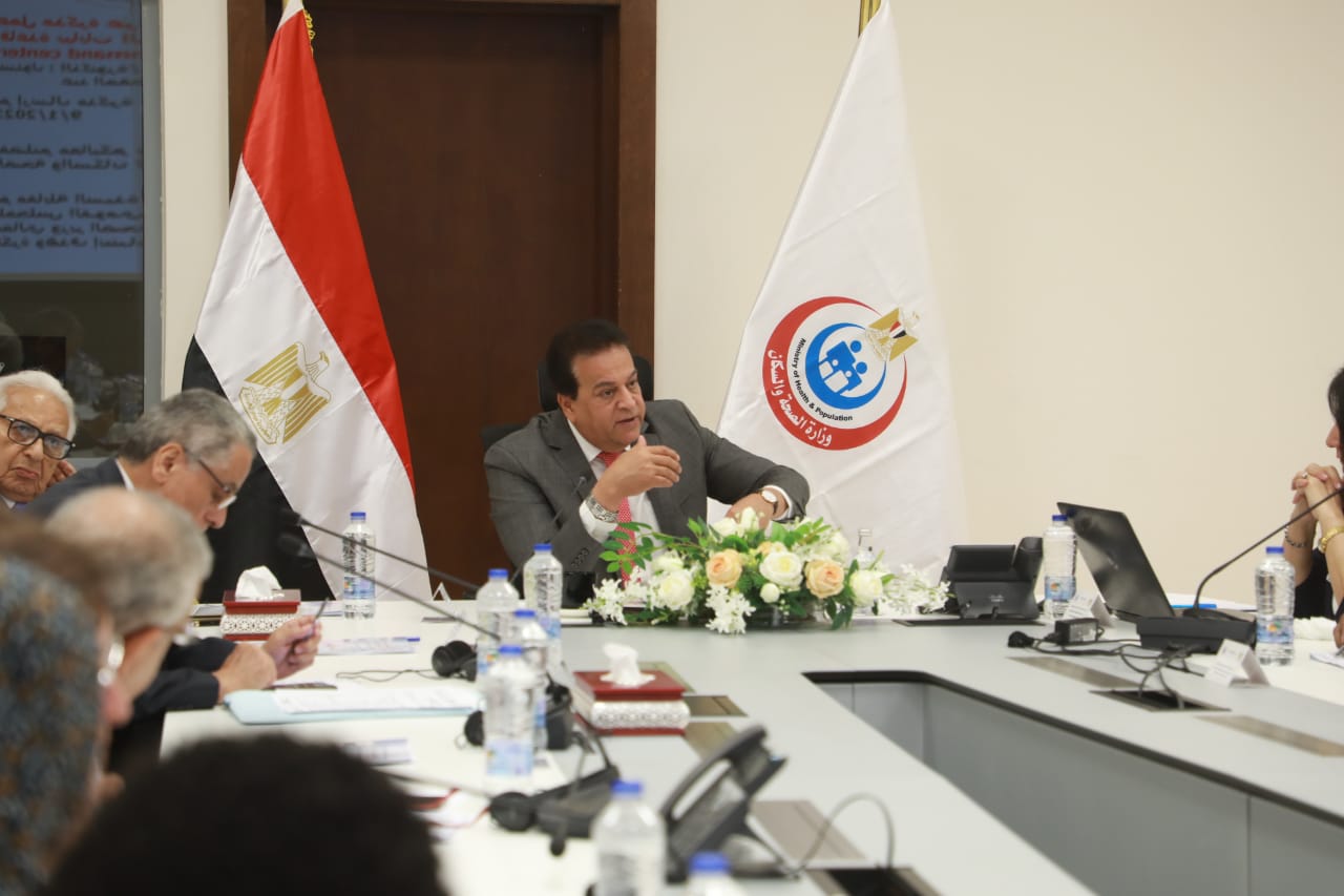 وزير الصحة يوجه بإجراء بحث ميداني على مسببات الإدمان المستحدثة