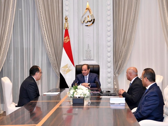 السيسي يوجه بتعزيز الخطوات الشاملة للدولة في اتجاه توطين الصناعة وتعميق التصنيع المحلي
