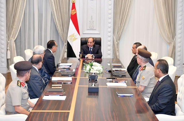الرئيس السيسي يتابع خطة الدولة لتطوير منطقة القاهرة التاريخية