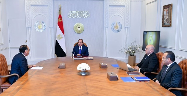 السيسي يوجه باستمرار العمل لتحديث استراتيجية جهاز تنمية المشروعات المتوسطة والصغيرة ومتناهية الصغر