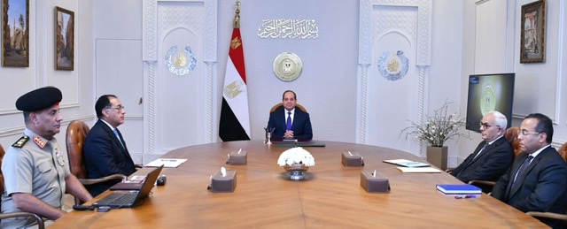 الرئيس السيسي يوجه بالتركيز على تطوير الكوادر البشرية ومنظومة المعلمين