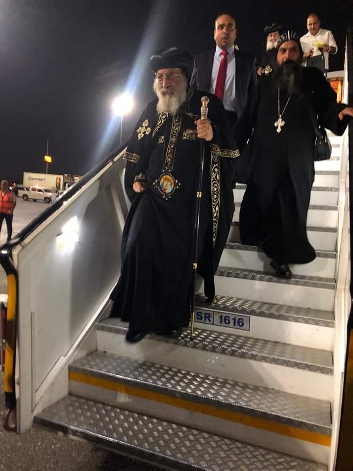 البابا تواضروس يعود إلى أرض الوطن قادمًا من المجر