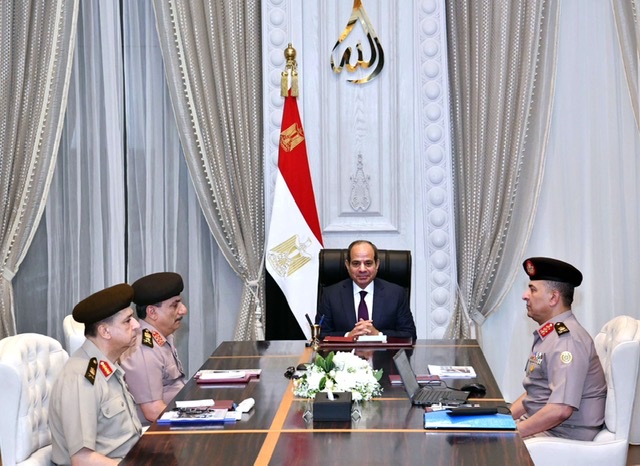 السيسي يوجه بالاستمرار في جهود توفير المناخ الداعم لقطاع الصناعات الوطنية الثقيلة