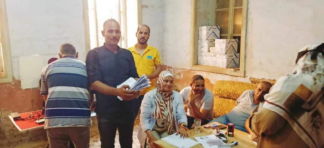 استخراج 448 بطاقة رقم قومي بالمجان للسيدات غير القادرات بمركزى ملوي وبنى مزار