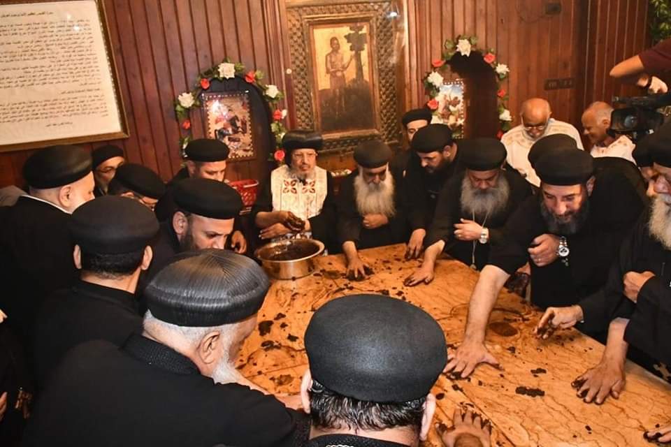 مطران شبرا الخيمة يصلي عشية وقداس عيد 