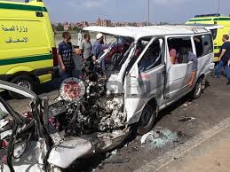 مصرع 3 أشخاص وإصابة و16 آخرين فى حادث  انقلاب ميكروباص في قنا

