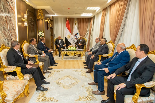 وزير الإنتاج الحربي يبحث مع محافظ جنوب سيناء سبل تعزيز التعاون المشترك