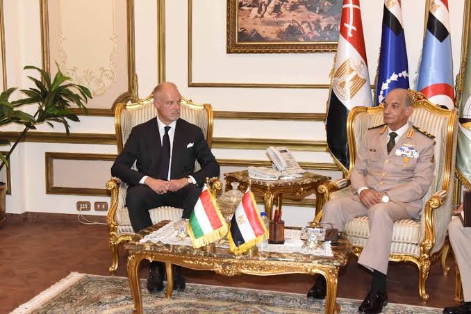 الفريق أول محمد زكى يبحث مع وزير دفاع المجر سبل تعزيز التعاون والتنسيق المشترك 
